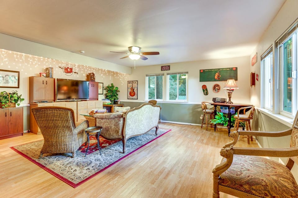 Quiet Home Less Than 1 Mi to Lake Gregory and Dtwn Crestline House in Crestline