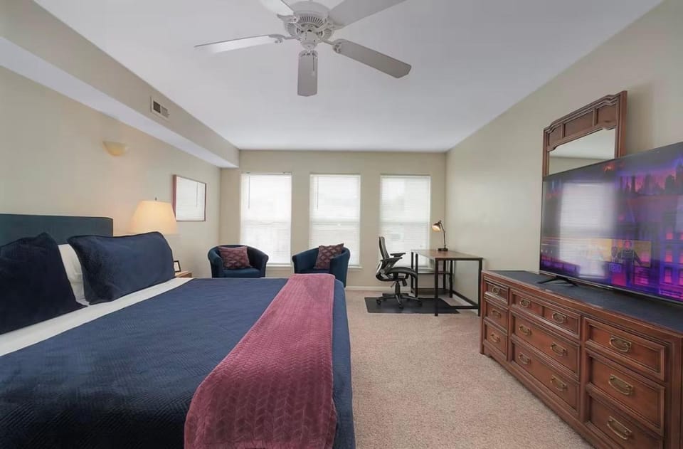 Sleeps 6-2 Kingbeds- Nightlife-Highlands-Bardstown House in Louisville
