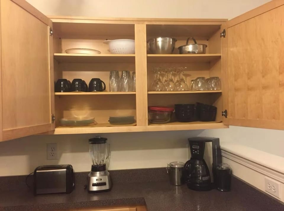 Walk to All-2King Beds-3BA-Washer-Dryer-Highlands House in Louisville