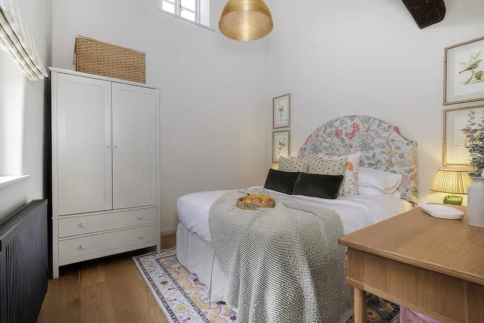 Bed, Bedroom, wardrobe