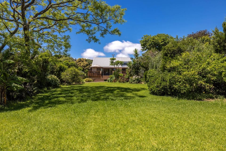 Olive Lane - Family Friendly Bach House in Auckland Region