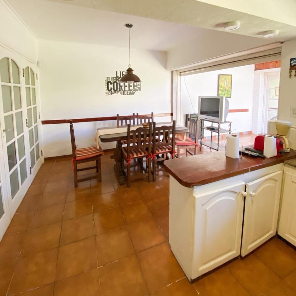 Casa La Perla -A 300 metros del mar House in Mar del Plata