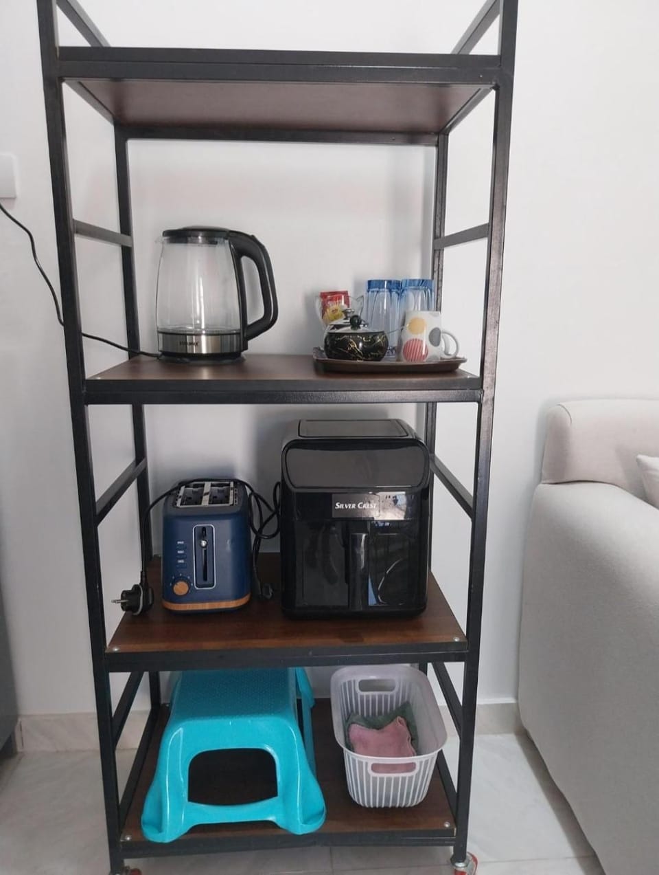 Coffee/tea facilities, toaster