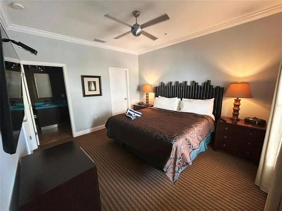 Gertrude’s Siesta | Pool, Jacuzzi | 1 Min to Beach | 4 Min to Dining & Music! Apartment in Florida