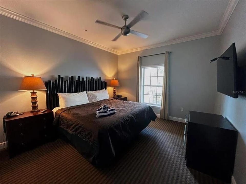 Gertrude’s Siesta | Pool, Jacuzzi | 1 Min to Beach | 4 Min to Dining & Music! Apartment in Florida