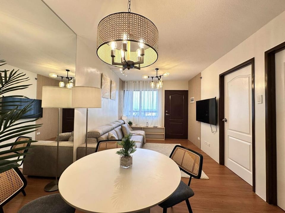 2BR Cozy Condo Near SM Marikina & Ayala Feliz Apartment in Marikina