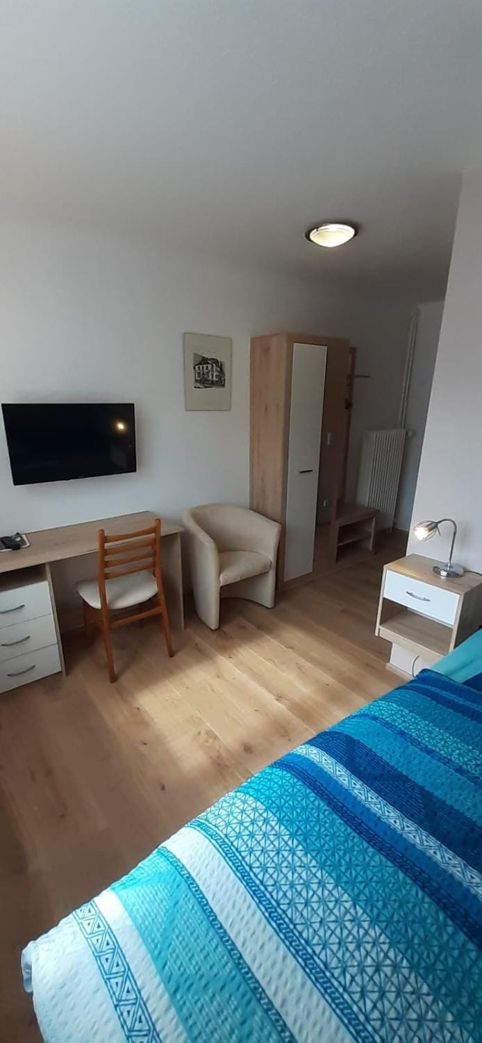 TV and multimedia, Photo of the whole room, Decorative detail