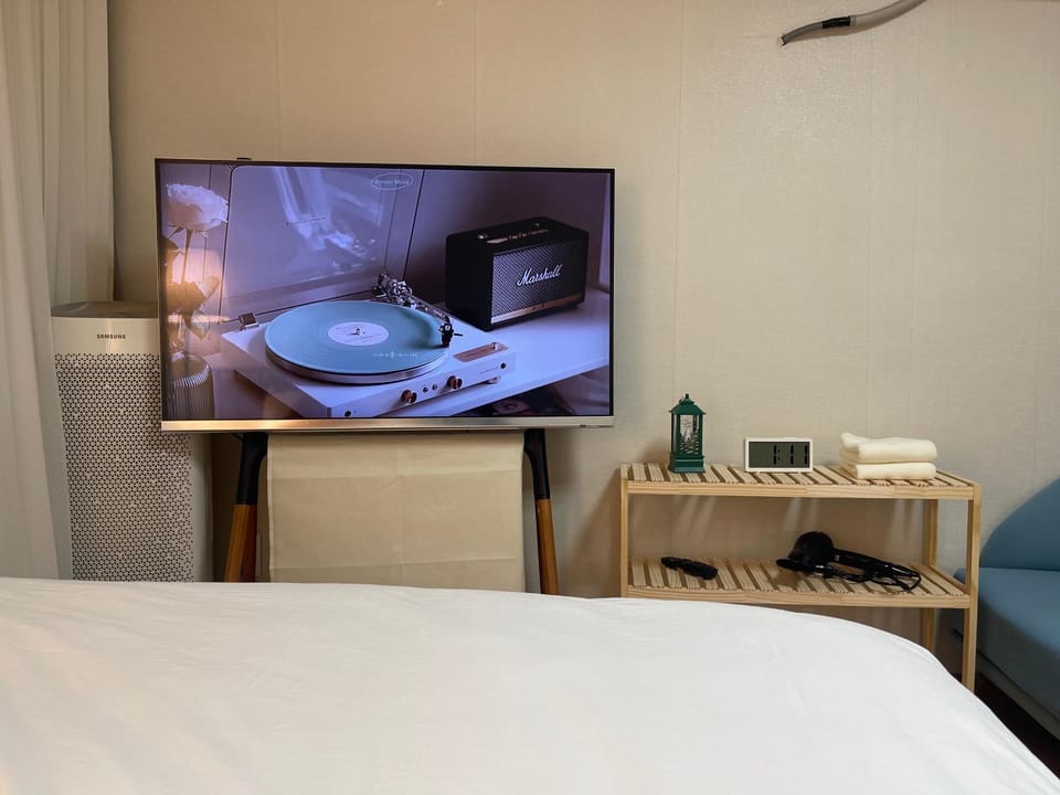 Modern Cozy Near Sindang Apartment in Seoul