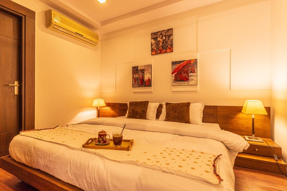 Cocktail room Apartment hotel in Haryana