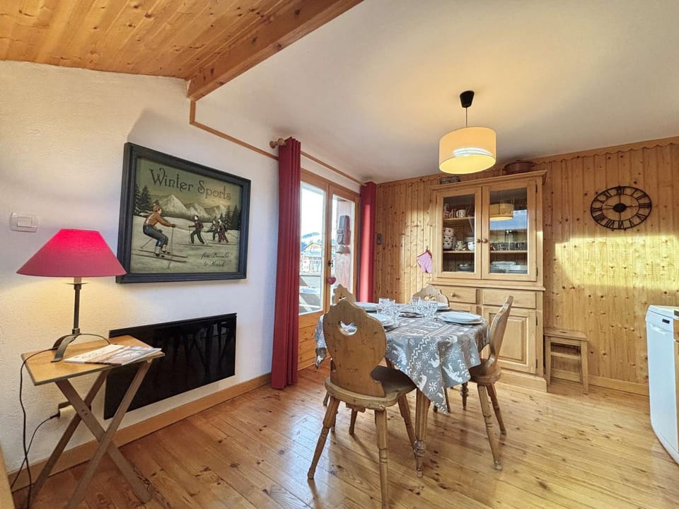 Appartement cosy avec mezzanine - 6 pers, proche village et pistes - FR-1-595-107 Apartment in Notre-Dame-de-Bellecombe