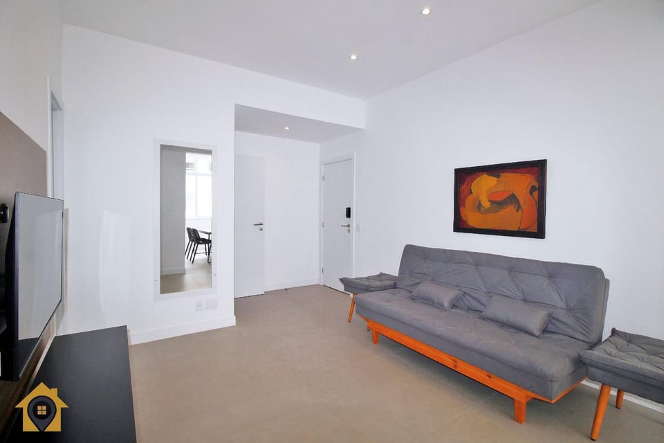 Amplo 2 Quartos Reformado no Leme p/ 6 pessoas Apartment in Rio de Janeiro
