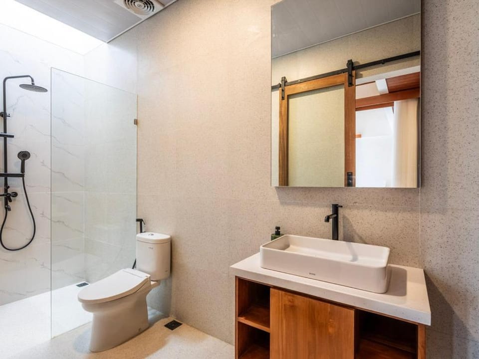 Brand New Designer Villa Underwater Pool View Villa in North Kuta