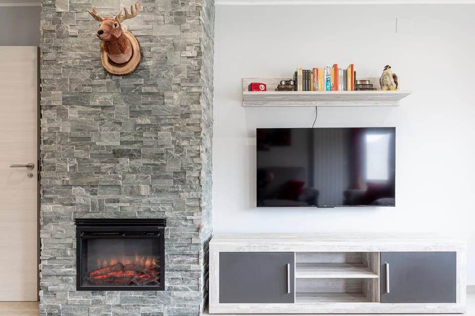 TV and multimedia, Living room, fireplace