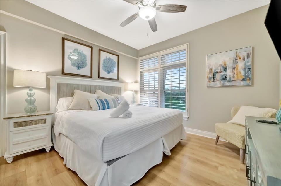 Beachfront with Private Balcony Heated Pool and Spa House in Holmes Beach
