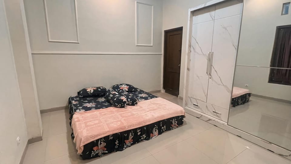 Bed, Bedroom, wardrobe