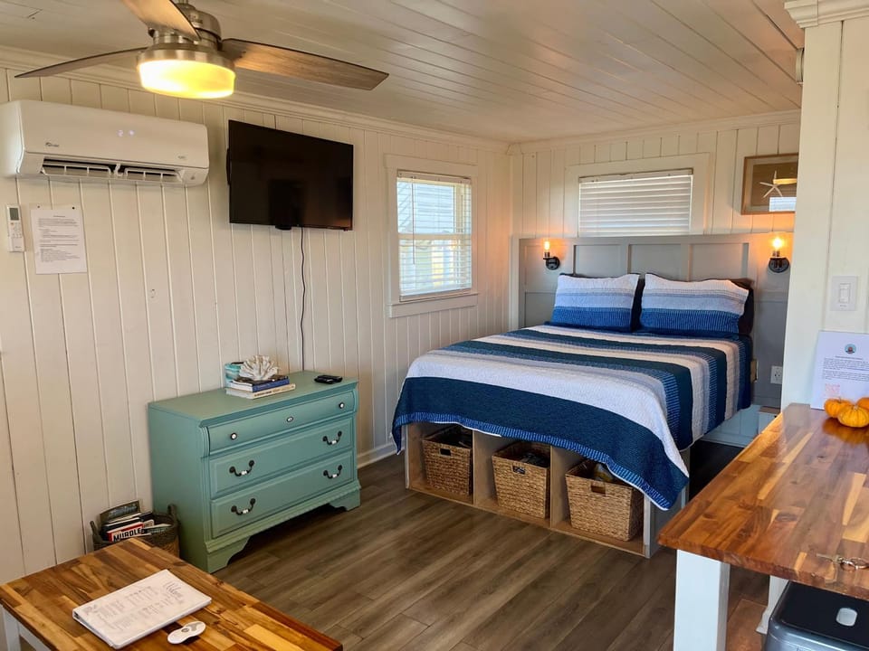 TV and multimedia, Bedroom, air conditioner