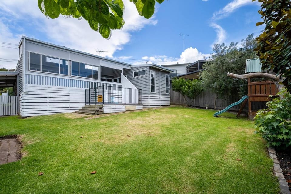 550m to Beach, SPA and Large Backyard , Sleep 9 House in Ocean Grove