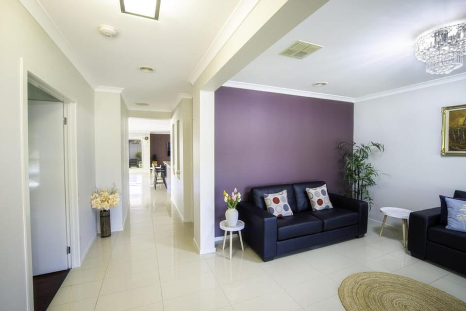 Popular Grand Villa Shepparton House in Shepparton