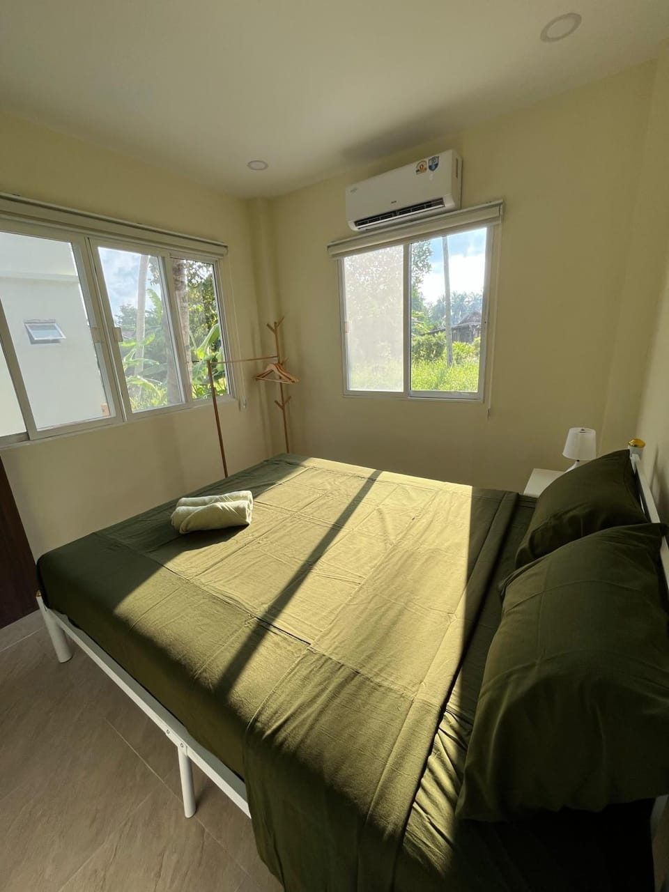 Bed, Photo of the whole room, Bedroom, air conditioner
