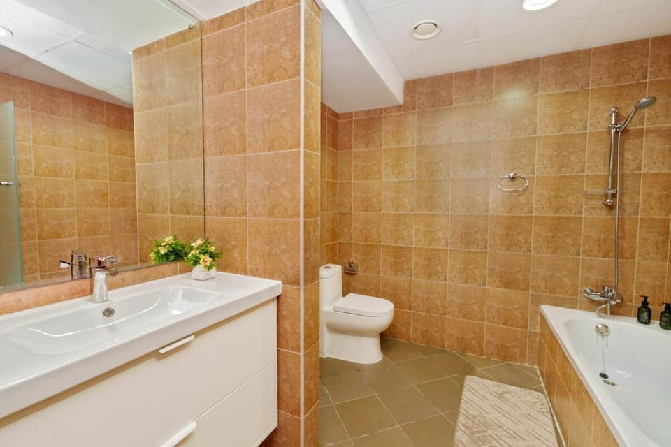 Luxe 1BR Hamilton Residency Business Bay with balcony Apartment in Dubai