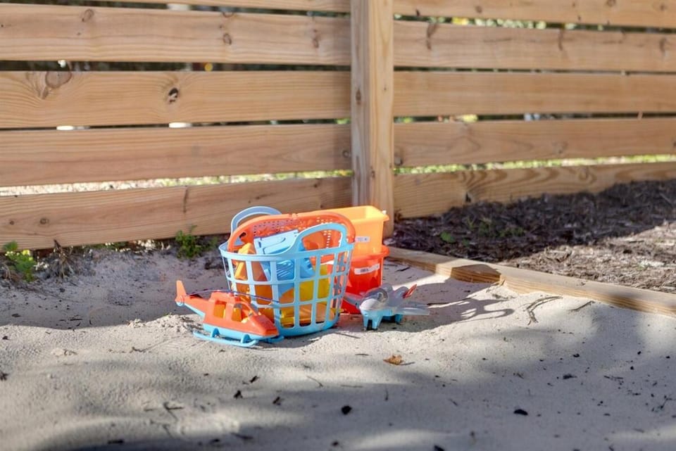 Paws and Relax- Pet-Friendly Coastal Retreat! Apartment in Surf City