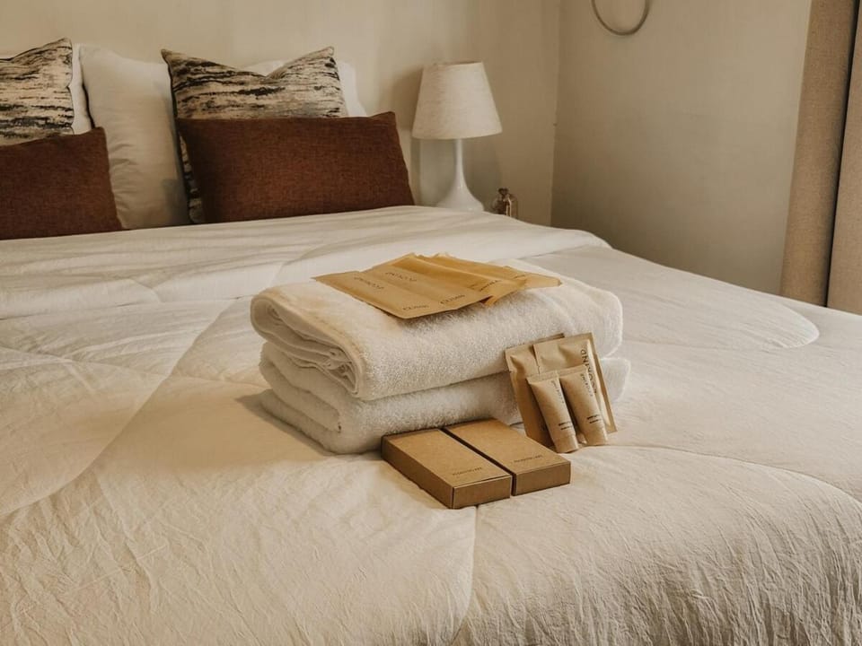 Traveler's Haven at Bon's near Mactan Cebu Airport Apartment in Lapu-Lapu City