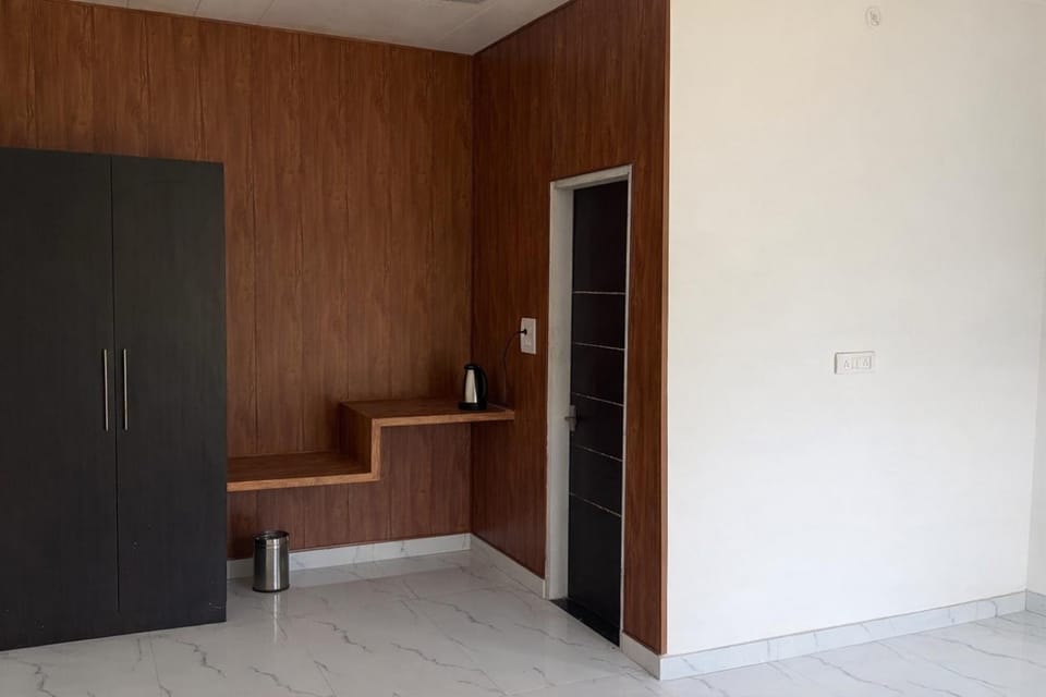 Bedroom, wardrobe