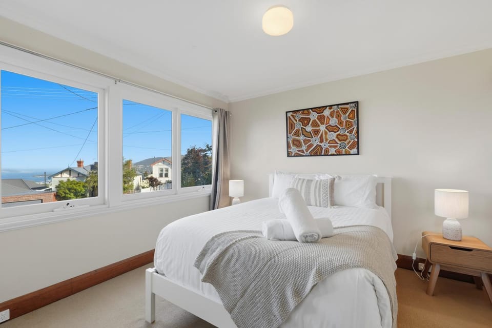 Poets View - 3 Bedroom House House in Tasmania