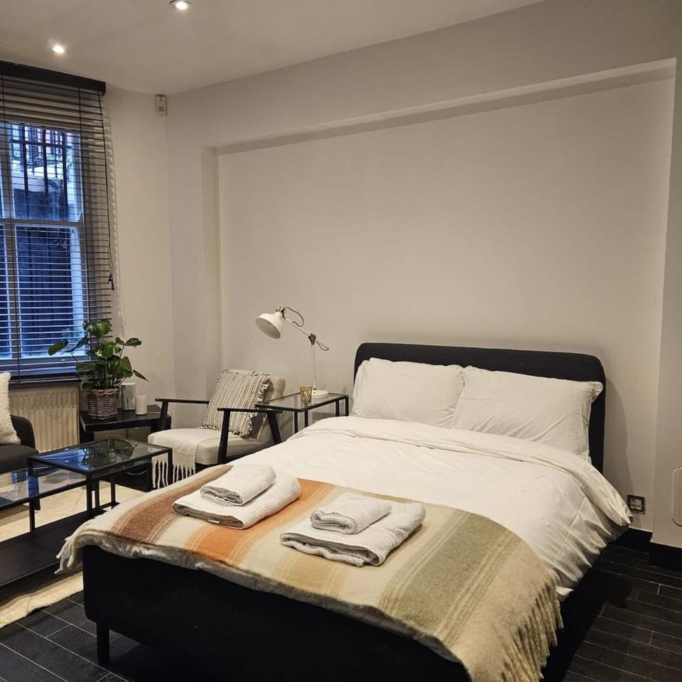 Living room, Seating area, Bedroom
