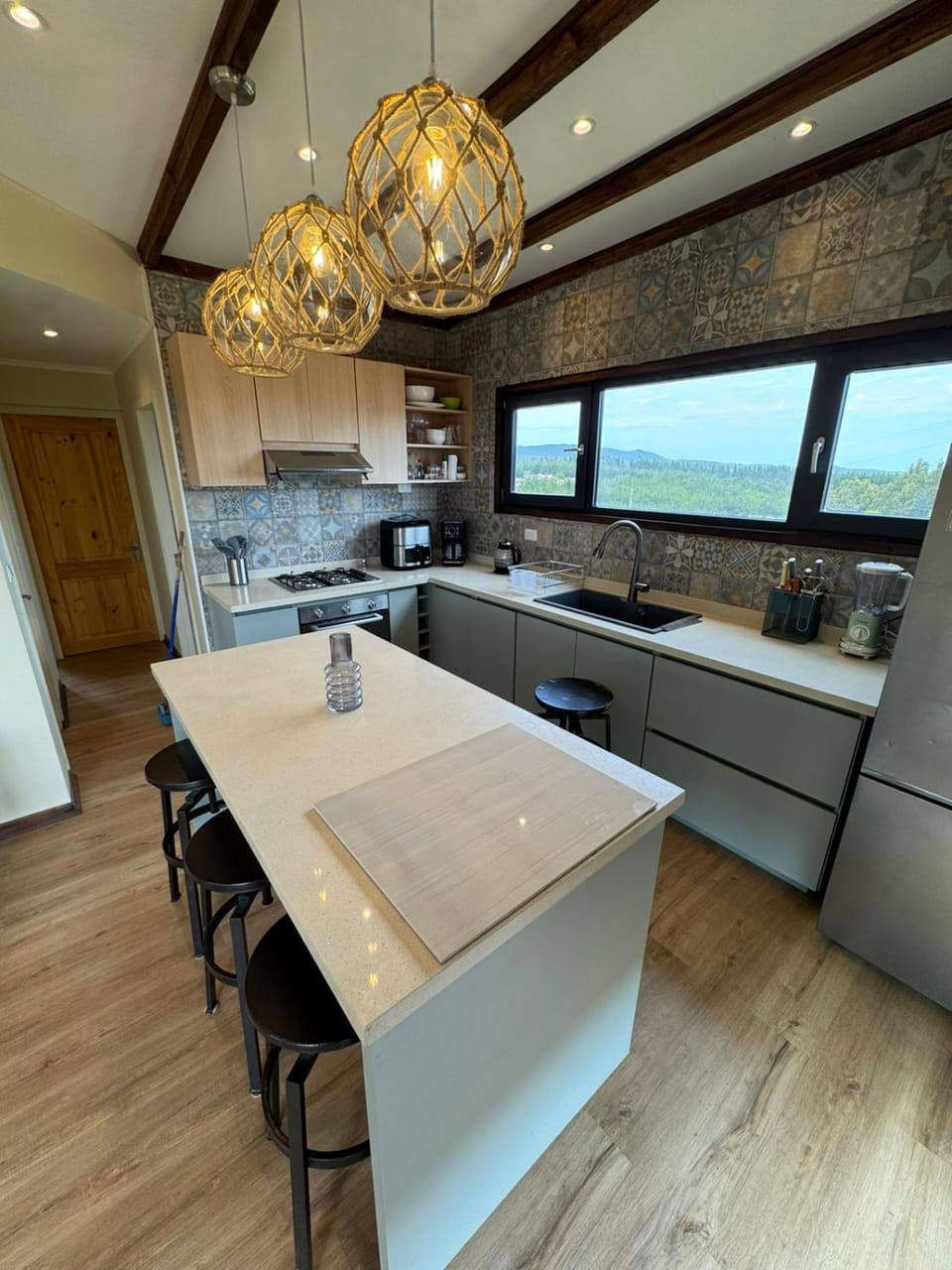 Food and drinks, Dining area, stove