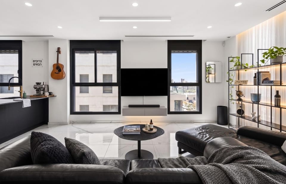 Communal lounge/ TV room, TV and multimedia, Living room, Seating area