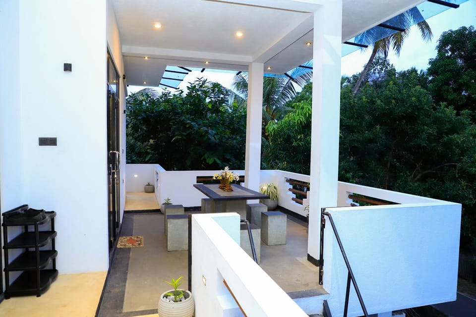 View (from property/room), Balcony/Terrace, Seating area, Garden view