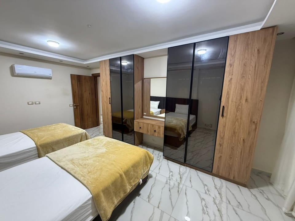 شقه فاخره فرش فندقي في مكرم عبيد مدينه نصر Apartment in Cairo Governorate