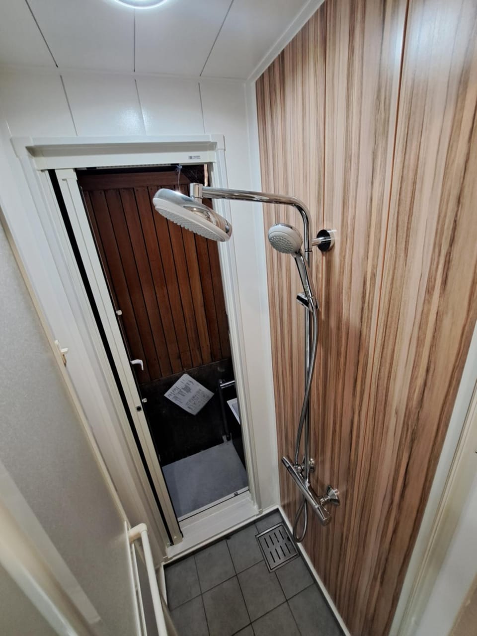お部屋に露天風呂 自分専用の湯船に新鮮な熱海温泉を入れる贅沢 新築美麗AtamiOnsenApart104 Bed and Breakfast in Shizuoka Prefecture