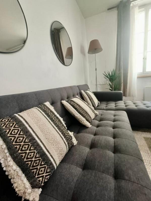 Living room, Seating area