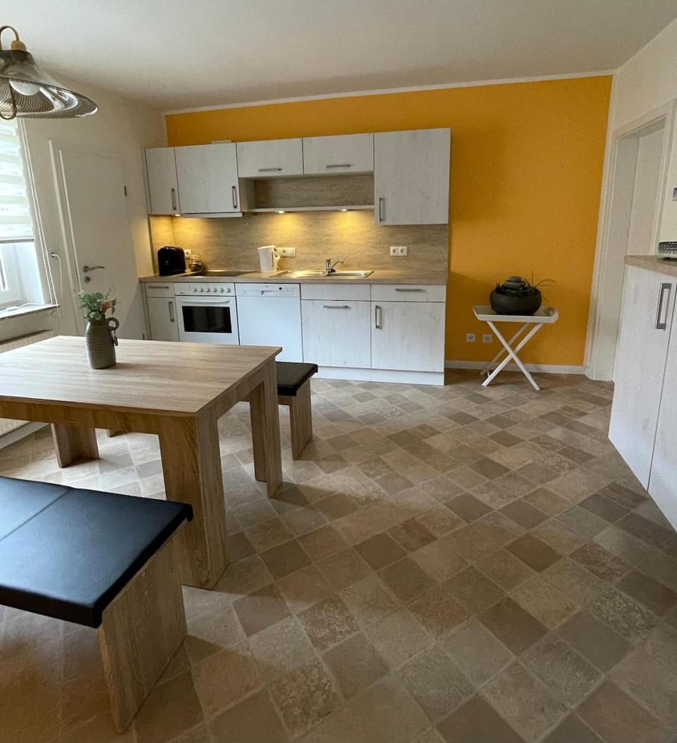 Kitchen or kitchenette, Kitchen or kitchenette