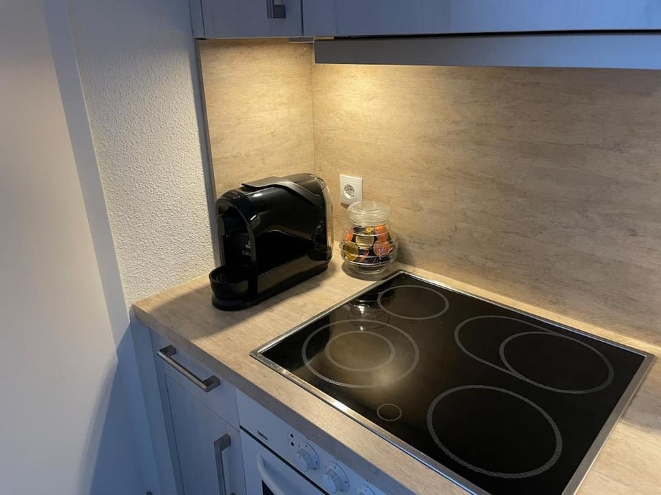 Coffee/tea facilities, Kitchen or kitchenette