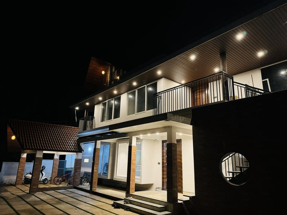 Property building, Balcony/Terrace