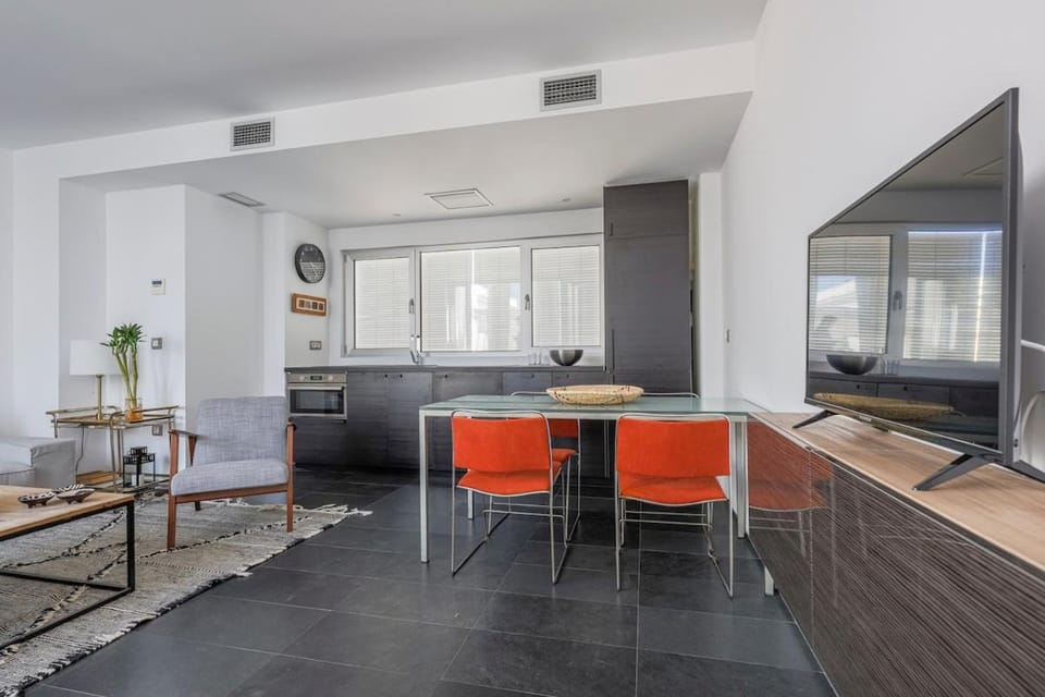 Duplex with terrace and pool in the center, WiFi, AC Matahacas dos dormitorios Apartment in Seville