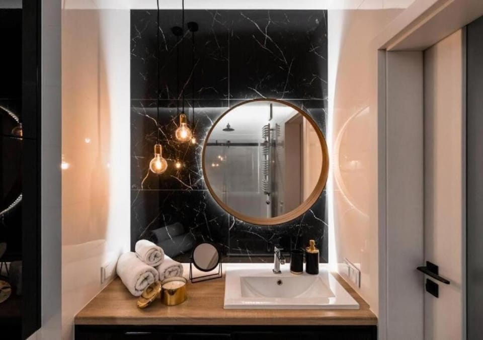 Shower, Bathroom, towels