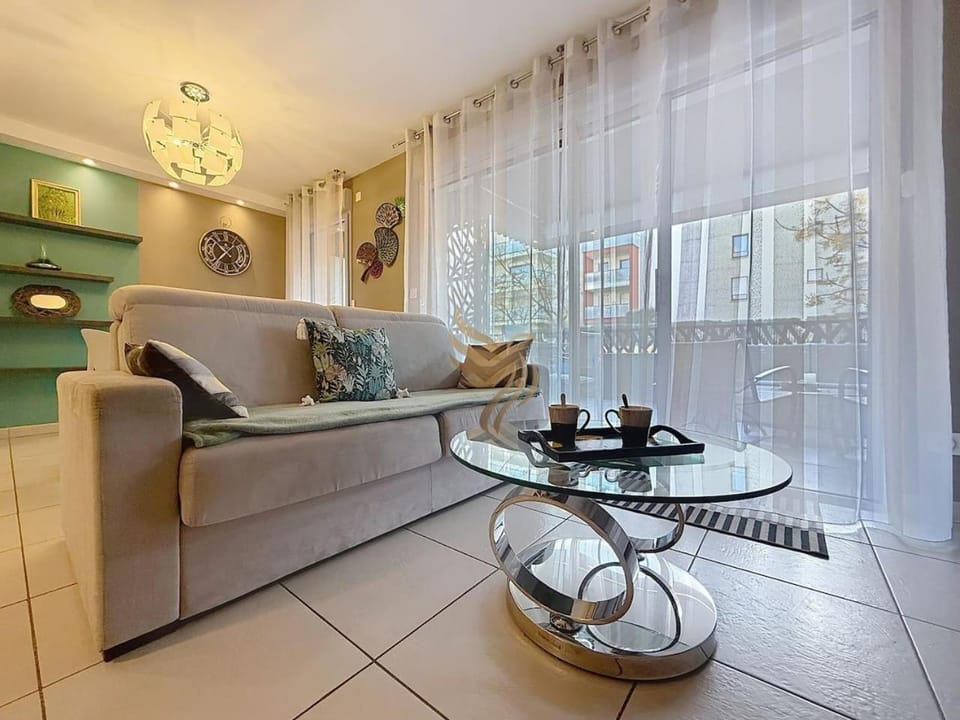 NewPort Riviera T3, Terrasse, Clim, Garage, Wifi Apartment in Fréjus
