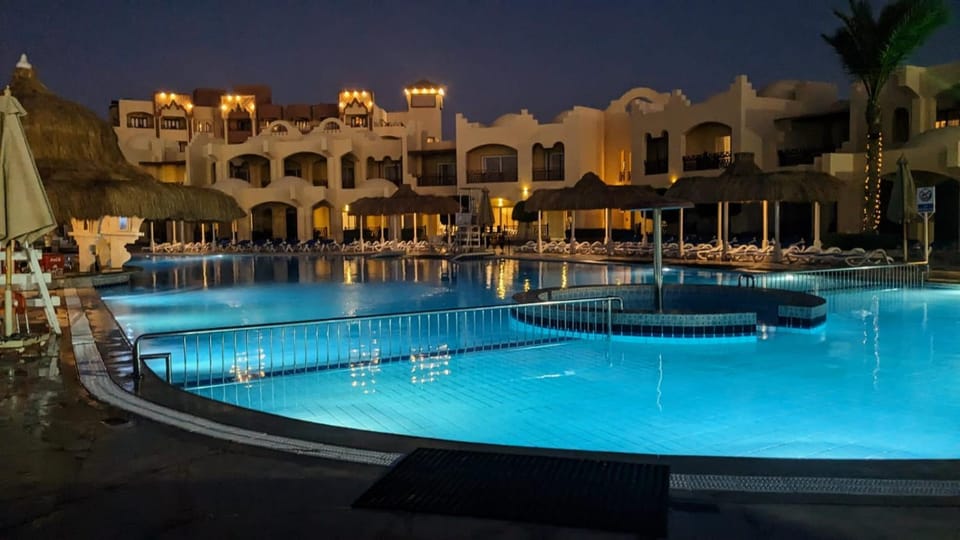 Pause by The Sea Hurghada, Stay, Relax, Repeat Bed and Breakfast in Hurghada