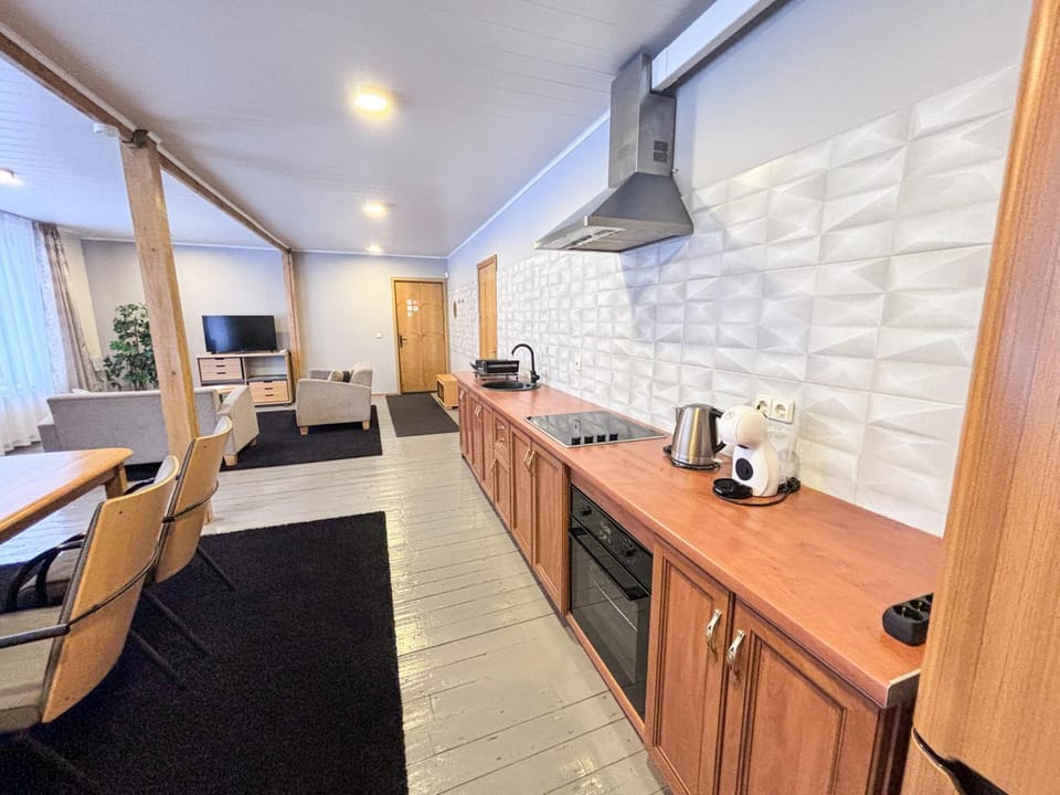 Coffee/tea facilities, Kitchen or kitchenette, oven, stove, toaster