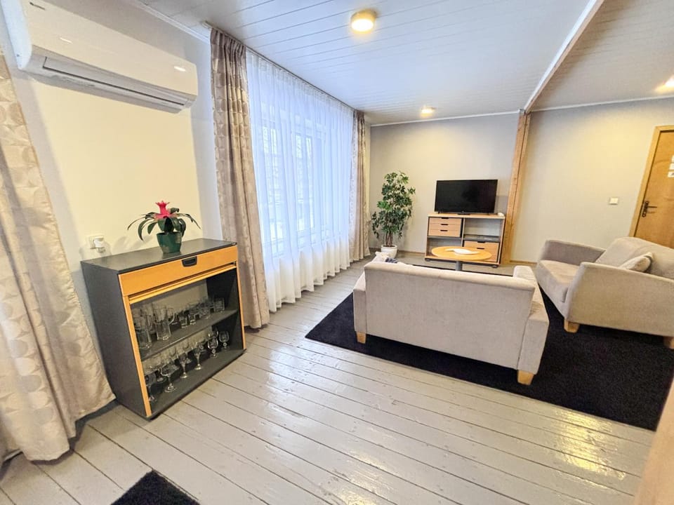 TV and multimedia, Seating area