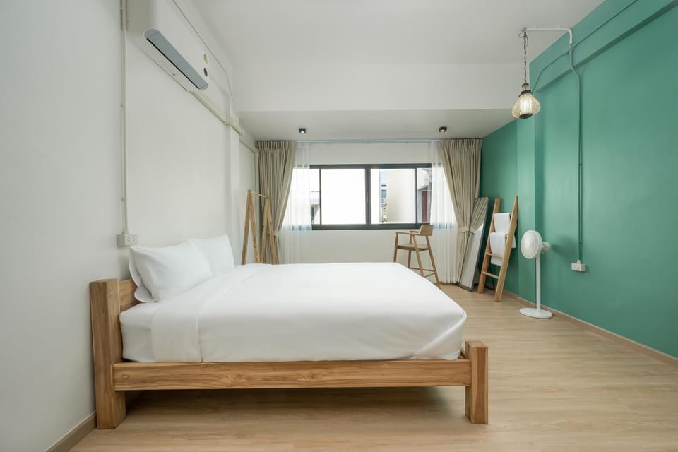 Bed, Bedroom, air conditioner