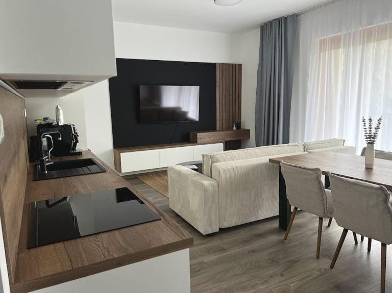 TV and multimedia, Kitchen or kitchenette, Living room