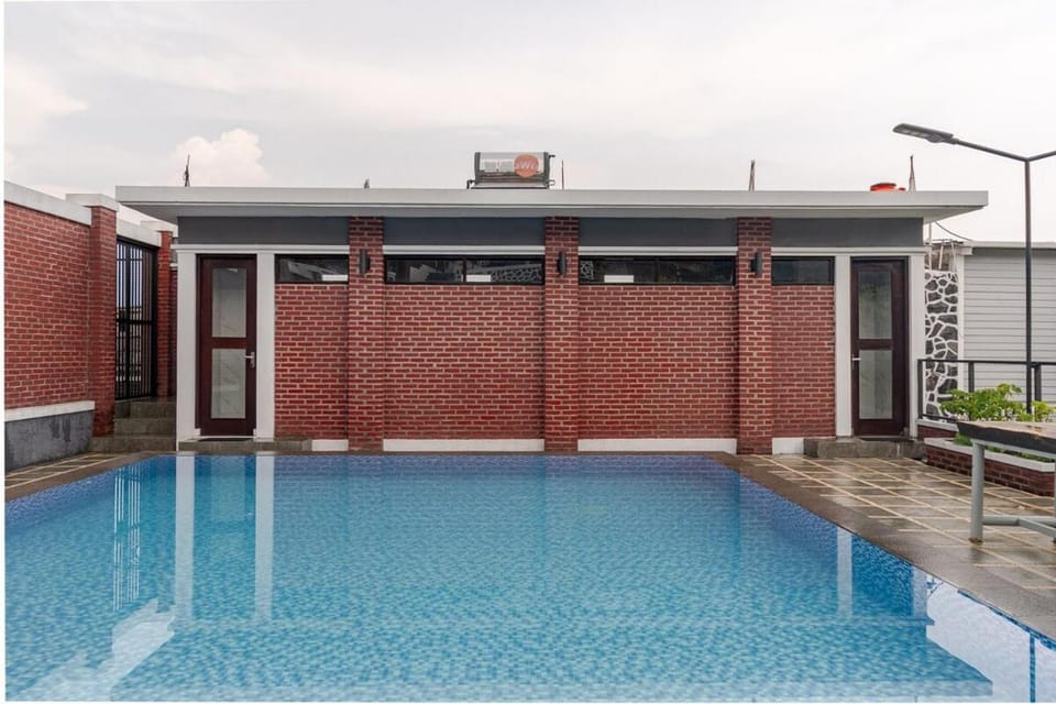 Pool view, Swimming pool, Swimming pool