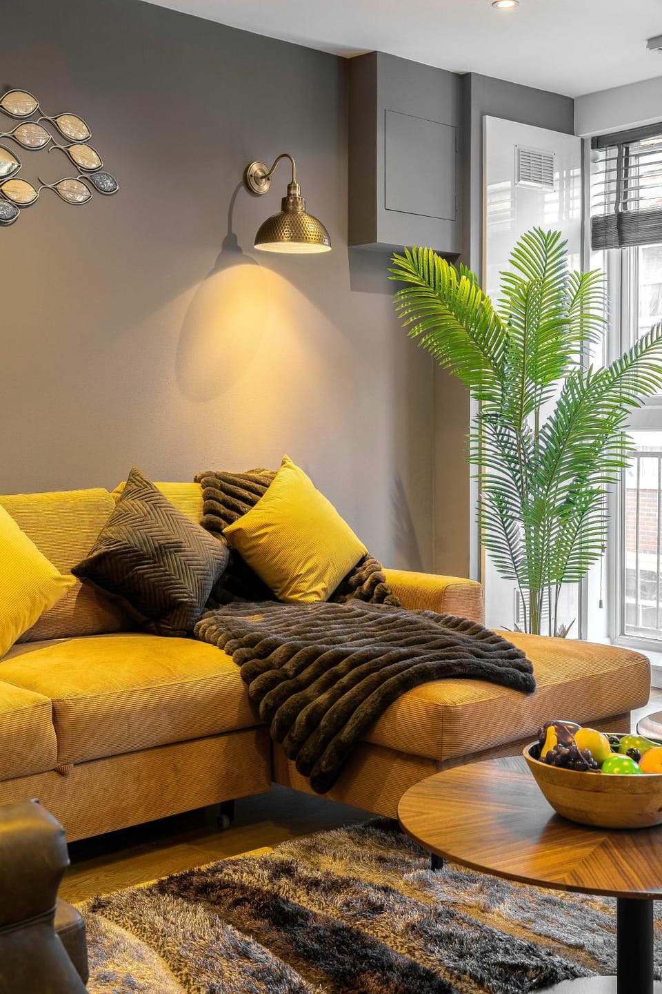 Living room, Decorative detail, Seating area, internet