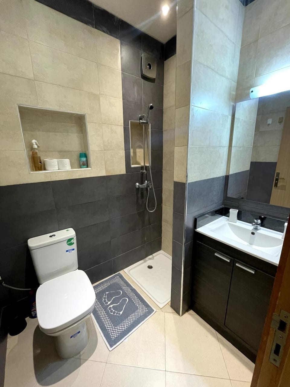 Tanger Houara Beachfront Escape - Wi-Fi and Sunsets Apartment in Tangier-Tétouan-Al Hoceima