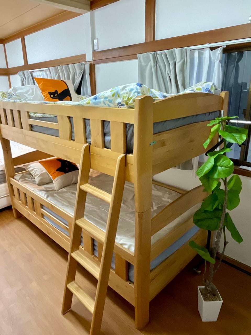 Bedroom, bunk bed